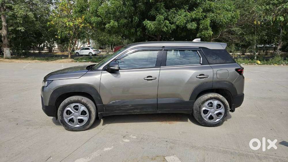 Maruti Suzuki Brezza 1.5 Lxi Smart Hybrid, 2023, Petrol