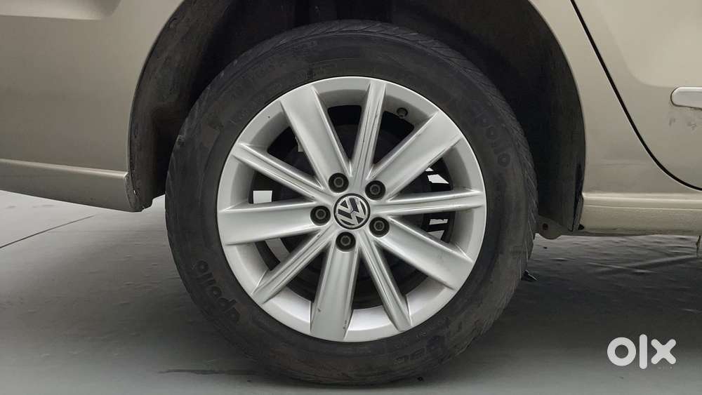 Volkswagen Vento 1.6 Highline, 2016, Petrol
