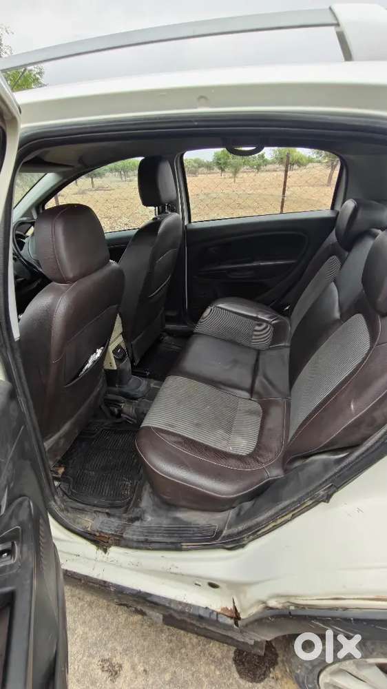 Fiat Avventura 2017 Diesel 88621 Km Driven Well Maintained 80% Tyre