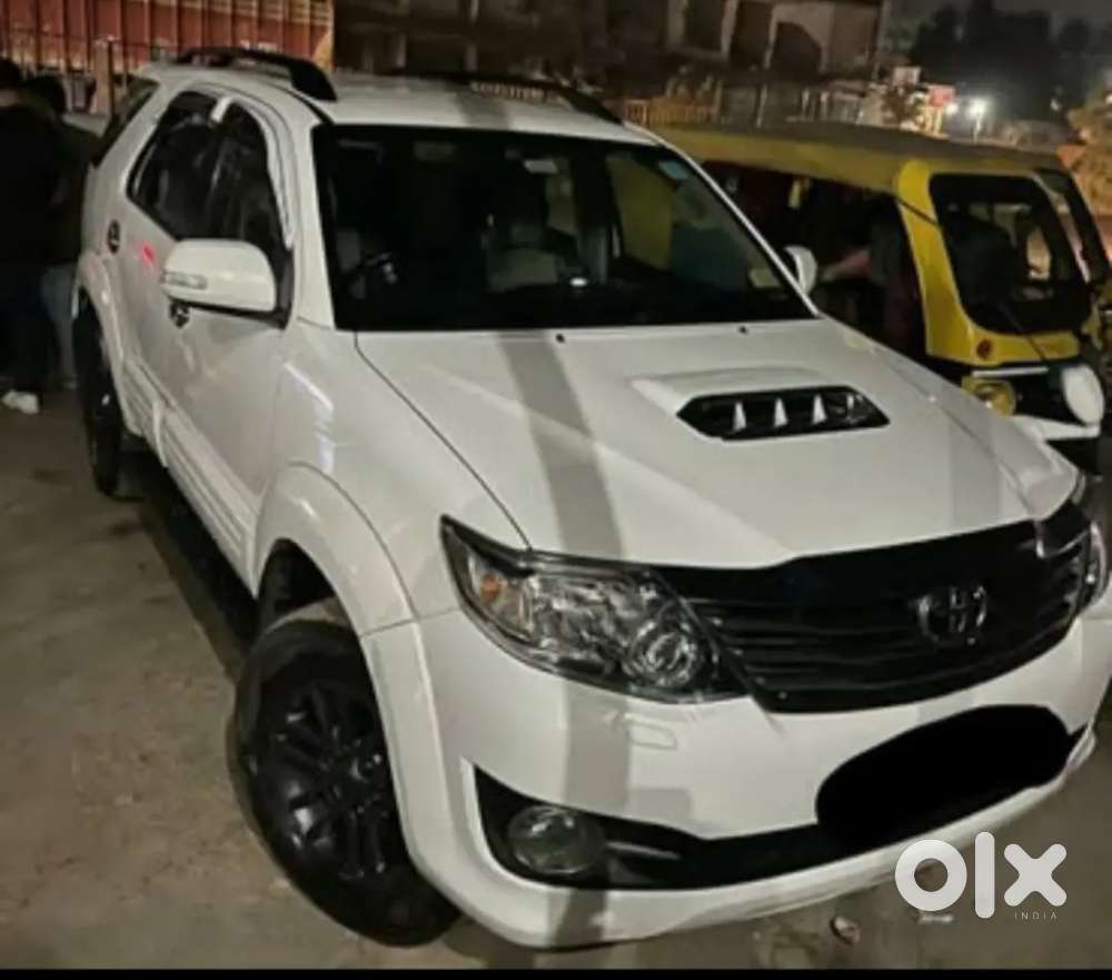 Low Km Driven Toyota Fortuner
