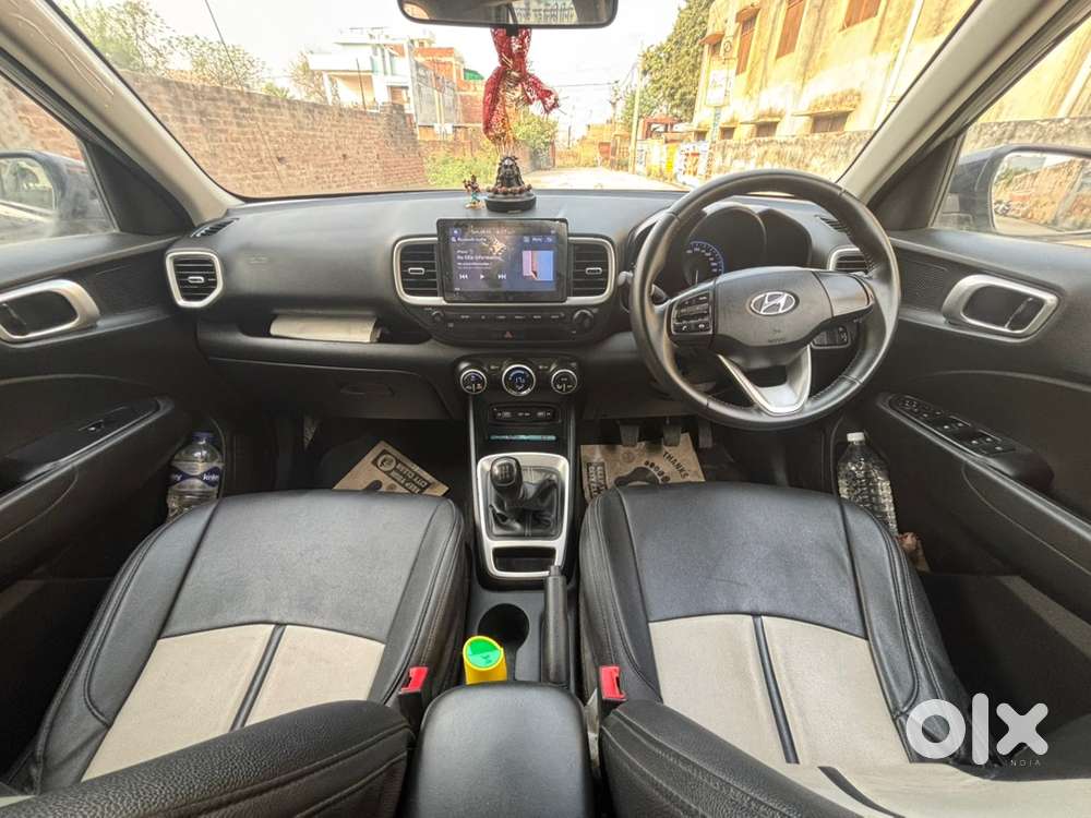 Hyundai Venue 2022 Petrol Well Maintained