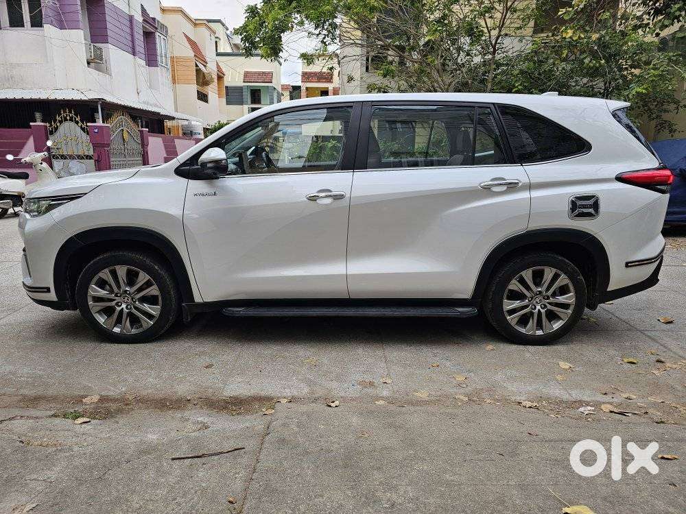 Toyota Innova Hycross 2.0 Zx Hybrid 7 Str, 2024, Cng & Hybrids