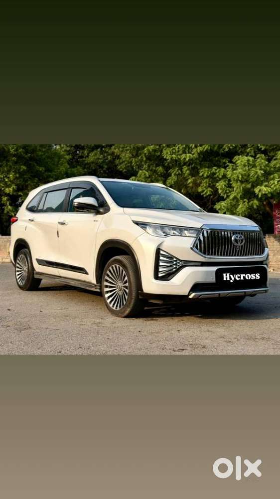 Toyota Innova Hycross 2.0 Vx (o) Hybrid 7 Str, 2025, Petrol