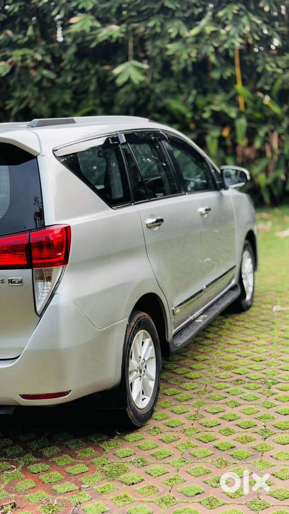 Toyota Innova Crysta 2.4 G Mt, 2017, Diesel