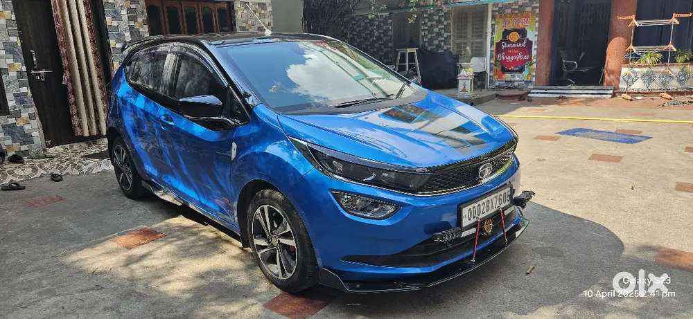 Tata Altroz Top Model Xz+ Dual Tonediesel Brand New Showroom Condition