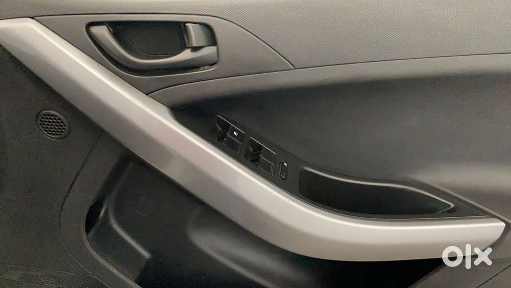 Tata Nexon 1.2 Revotron Xm (s), 2022, Petrol