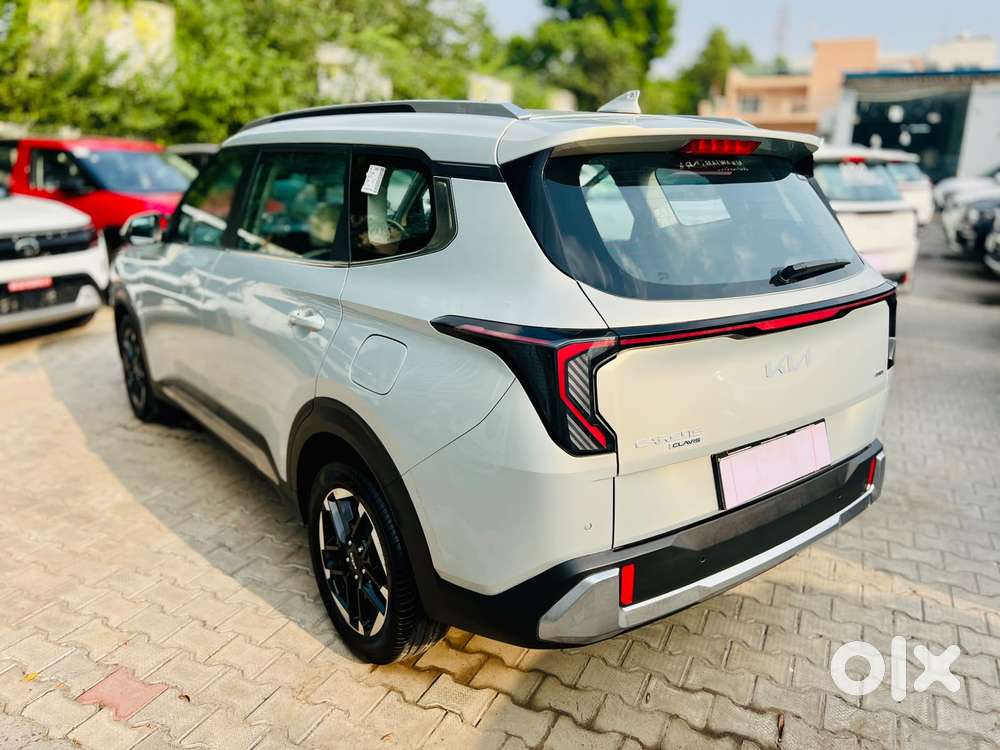 Kia Carens Clavis, 2025, Petrol