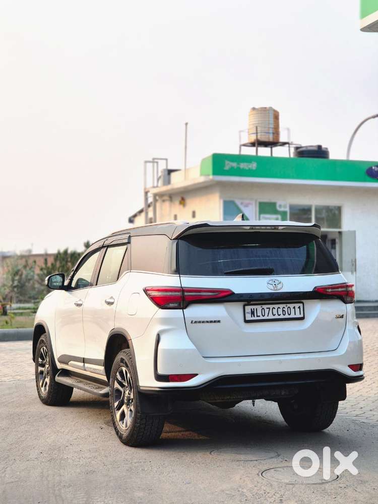 Toyota Fortuner Legender