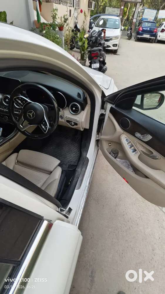 Mercedes-benz C-class 2021