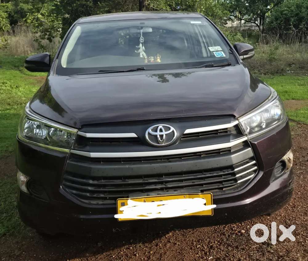 Toyota Innova Crysta 2.4 G (taxi) 8 Seater
