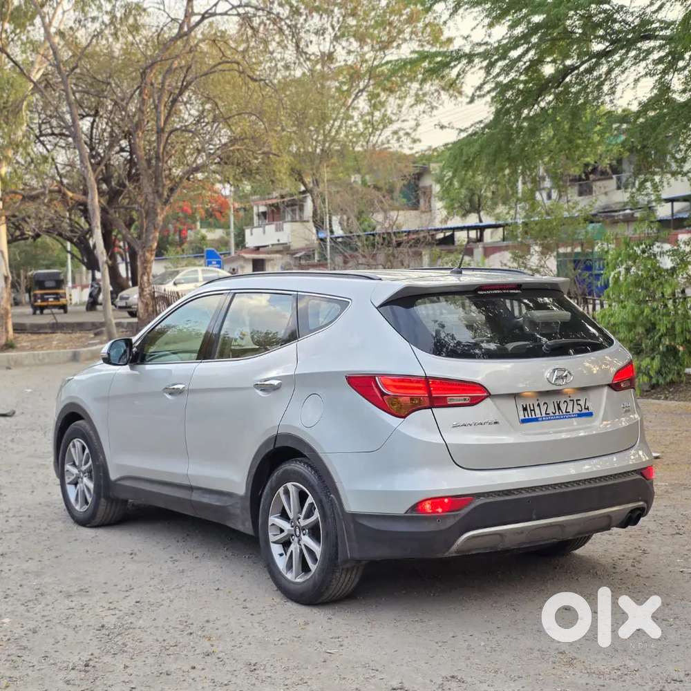 Hyundai Santa Fe 4wd At 2015 Top Variant.