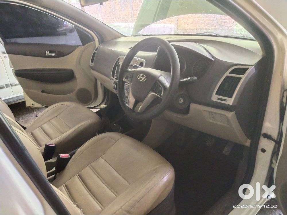 Hyundai I20 Sportz At 1.4, 2012, Petrol