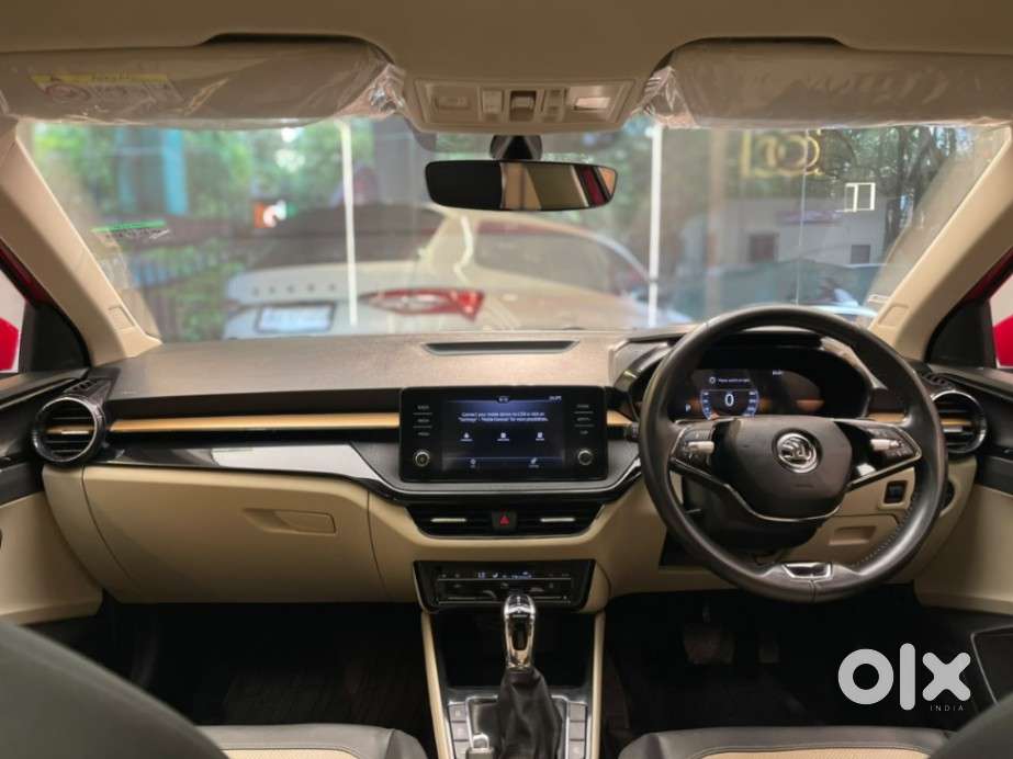 Skoda Slavia 1.0 Tsi Style At, 2023, Petrol
