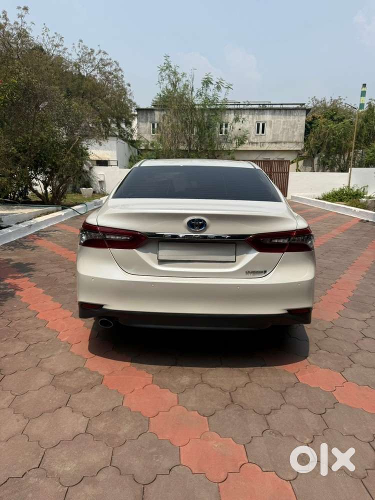 Toyota Camry 2022 Hybrid Well Maintained