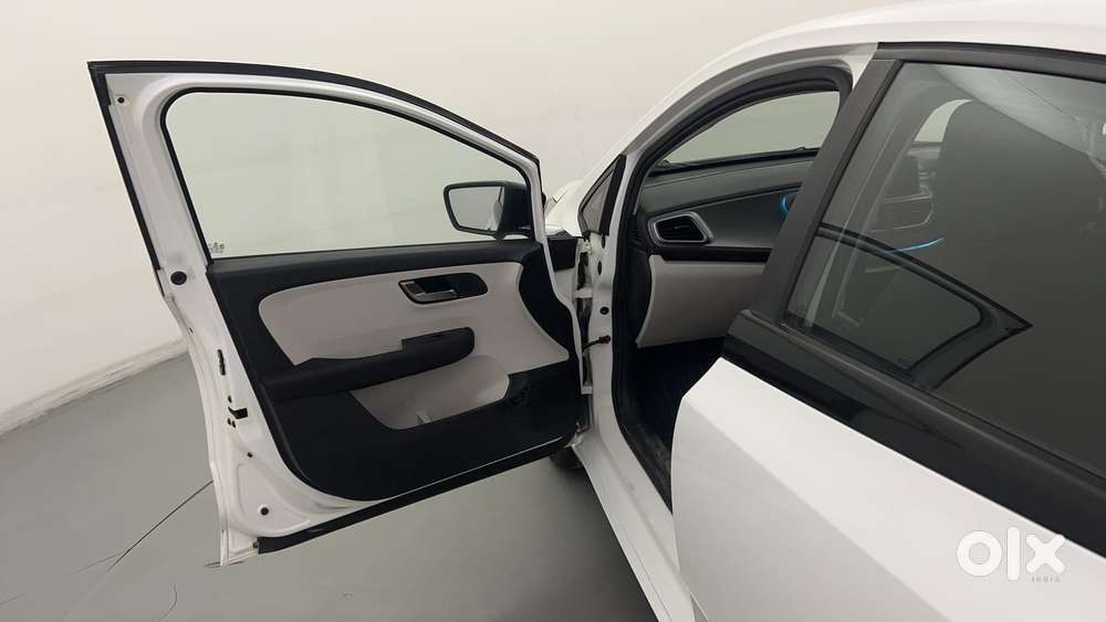 Tata Altroz 1.2 Xt, 2023, Cng & Hybrids