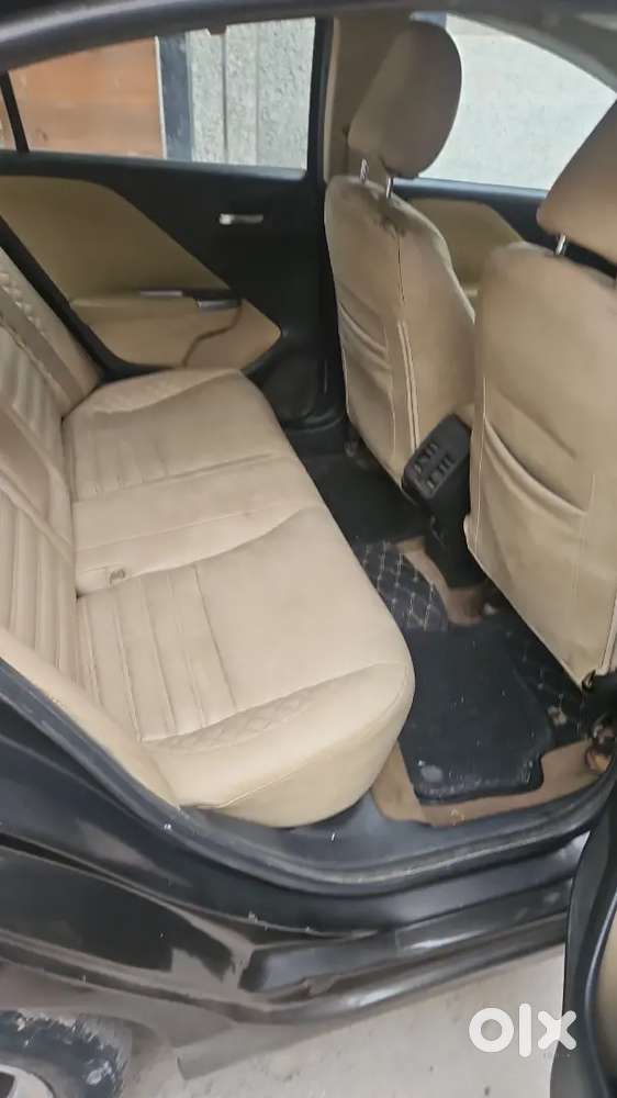 Car Is In Very Good Condition Push Button Start Sunroof Top Model Dies