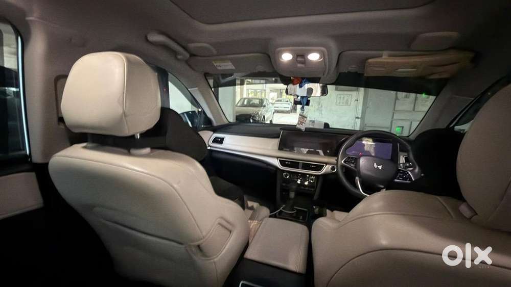 Mahindra Ax7 Luxury Pack Diesel