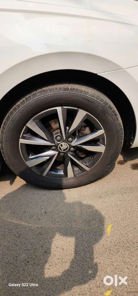 Skoda Slavia 1.0 Tsi Style, 2023, Petrol