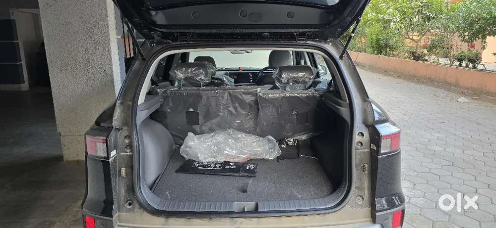Hyundai Creta Ex (o) Petrol Automatic Ivt 2025 Model