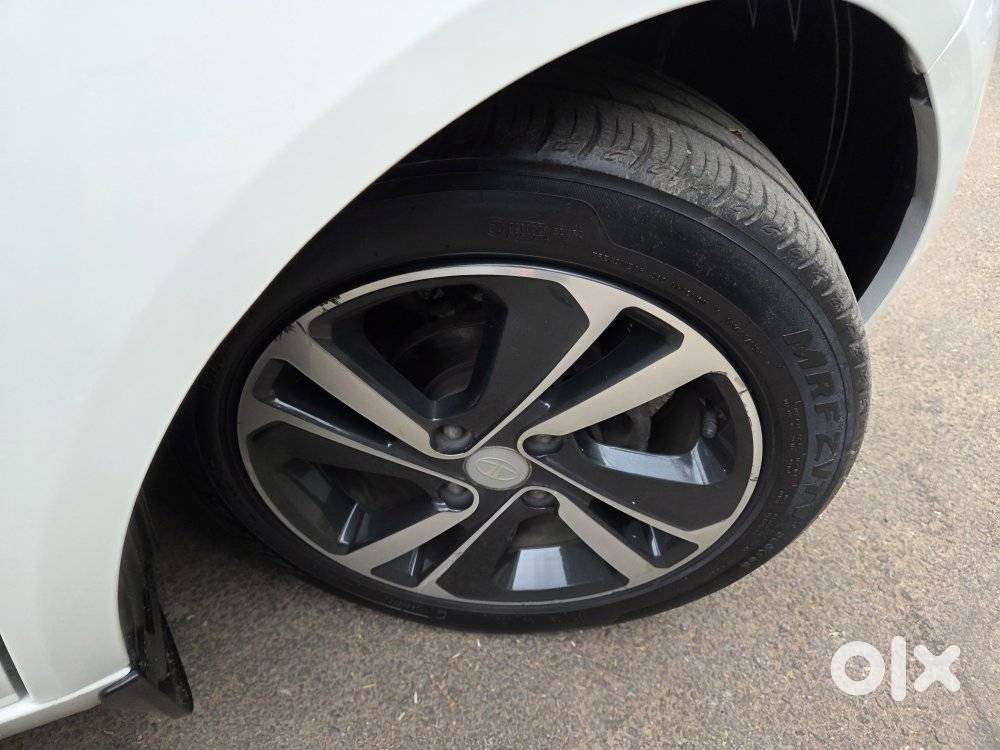 Tata Altroz Xz, 2020, Petrol