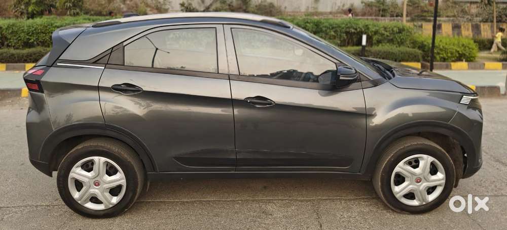 Tata Nexon Smart 1.2 Revotron Petrol 5 Mt, 2024, Cng & Hybrids