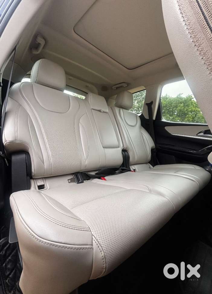 Mahindra Xuv700 2.2 Ax 7 Diesel At Luxury Pack Str, 2022, Diesel