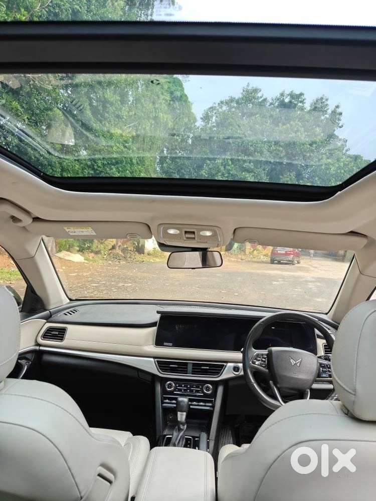 Mahindra Xuv700 2.0 Ax 7 Petrol At Str, 2024, Petrol