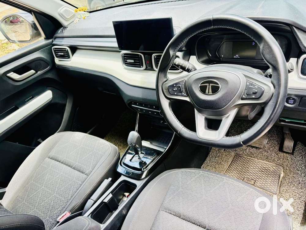 Tata Punch 1.2 Revotron Creative Amt Dual Tone, 2025, Petrol