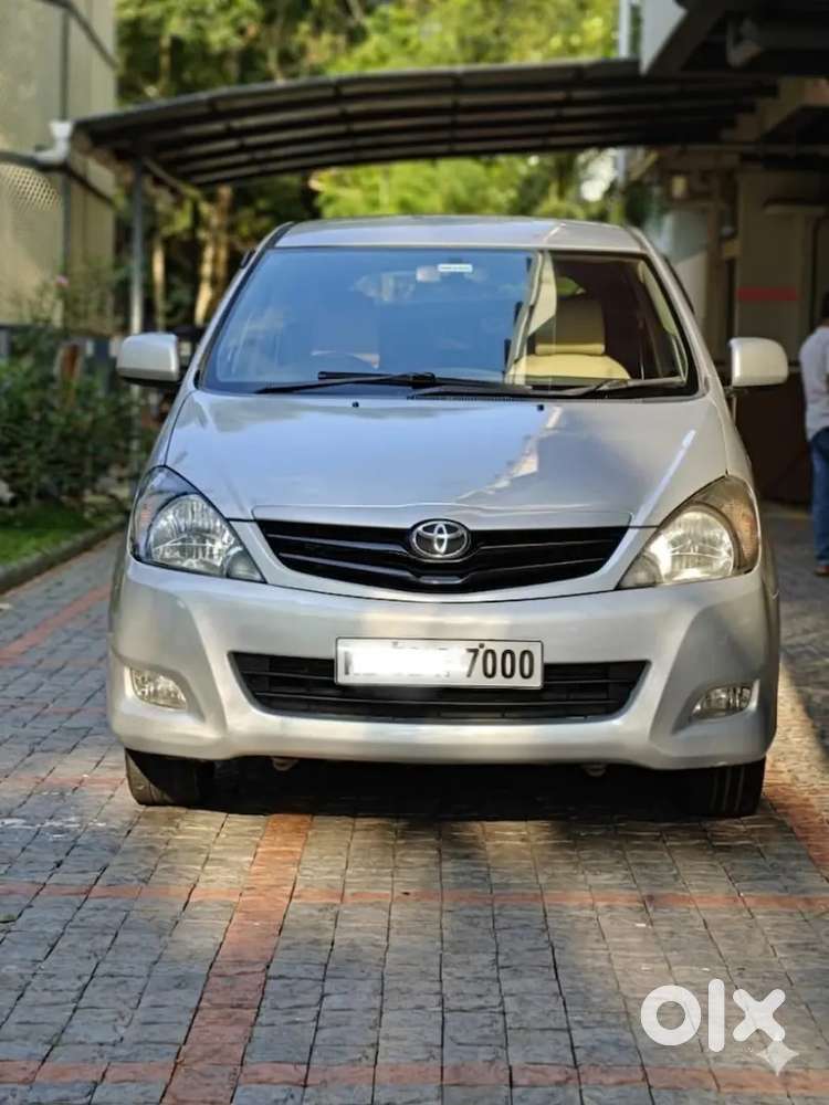 Toyota Innova V 2009 Diesel Well Maintained - Original Kerala