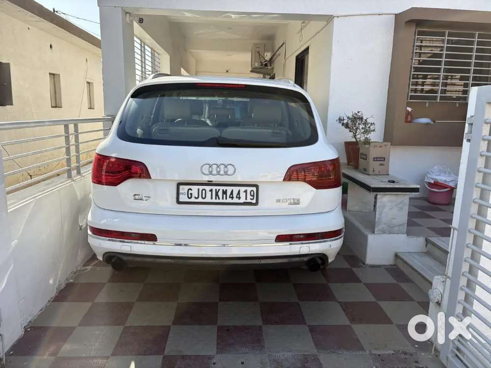 Audi Q7 2011 Diesel 128000 Km Driven