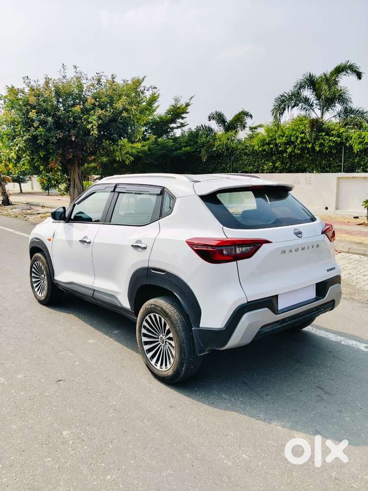 Nissan Magnite Kuro Edition Petrol Amt, 2026, Petrol