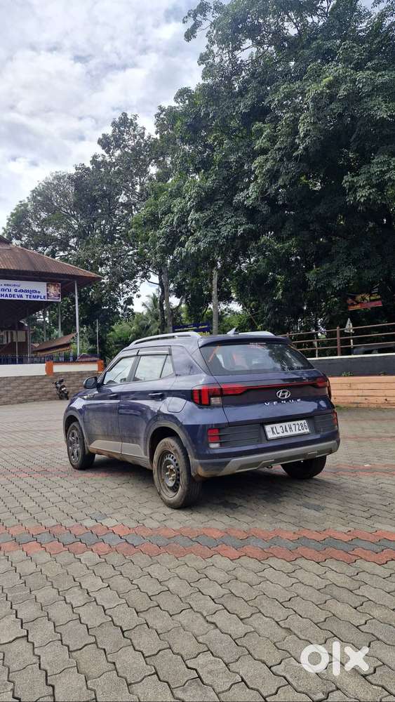 Hyundai Venue 2023 Petrol 41000 Km Driven