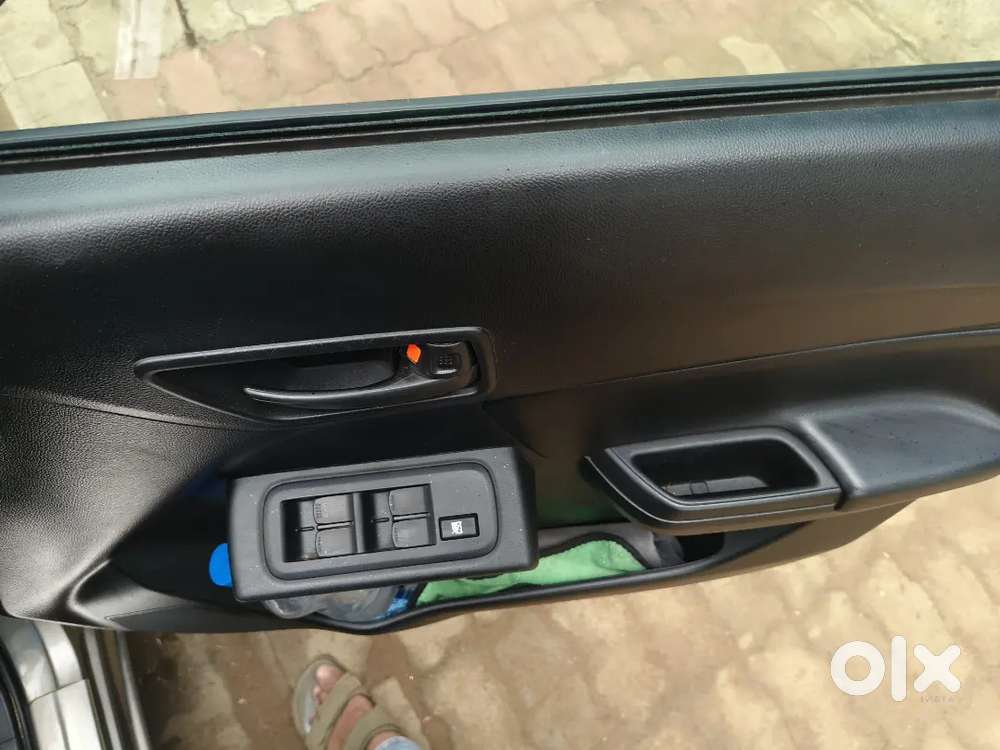 Maruti Suzuki Swift Lxi 2022