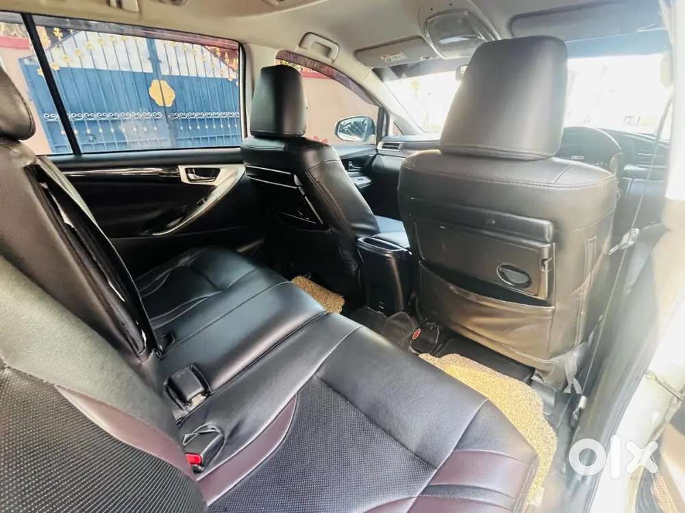 Innova Crysta 2.4 V 2021 Model