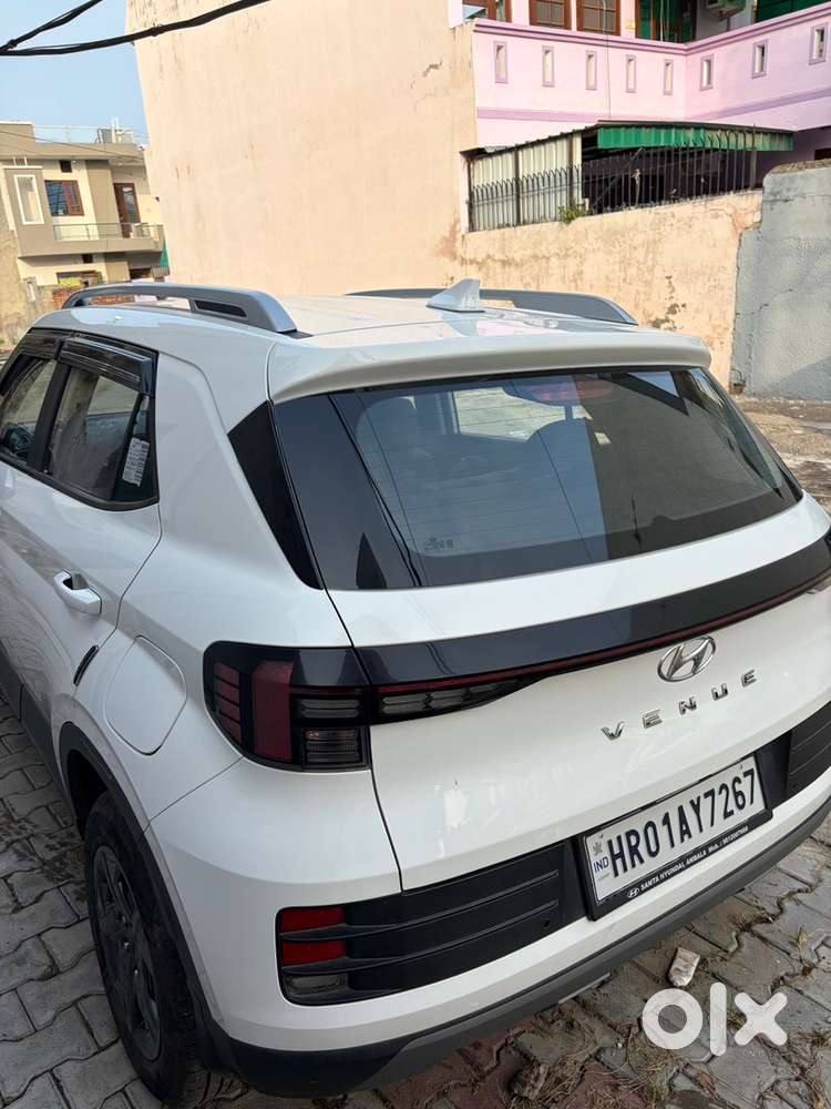 Hyundai New Venue 2025 Petrol 10500 Km Driven