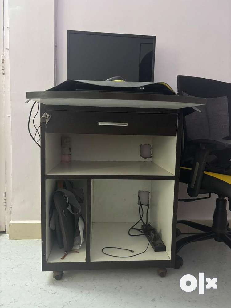 Computer Table Buy Sell Used Furniture in Mumbai OLX