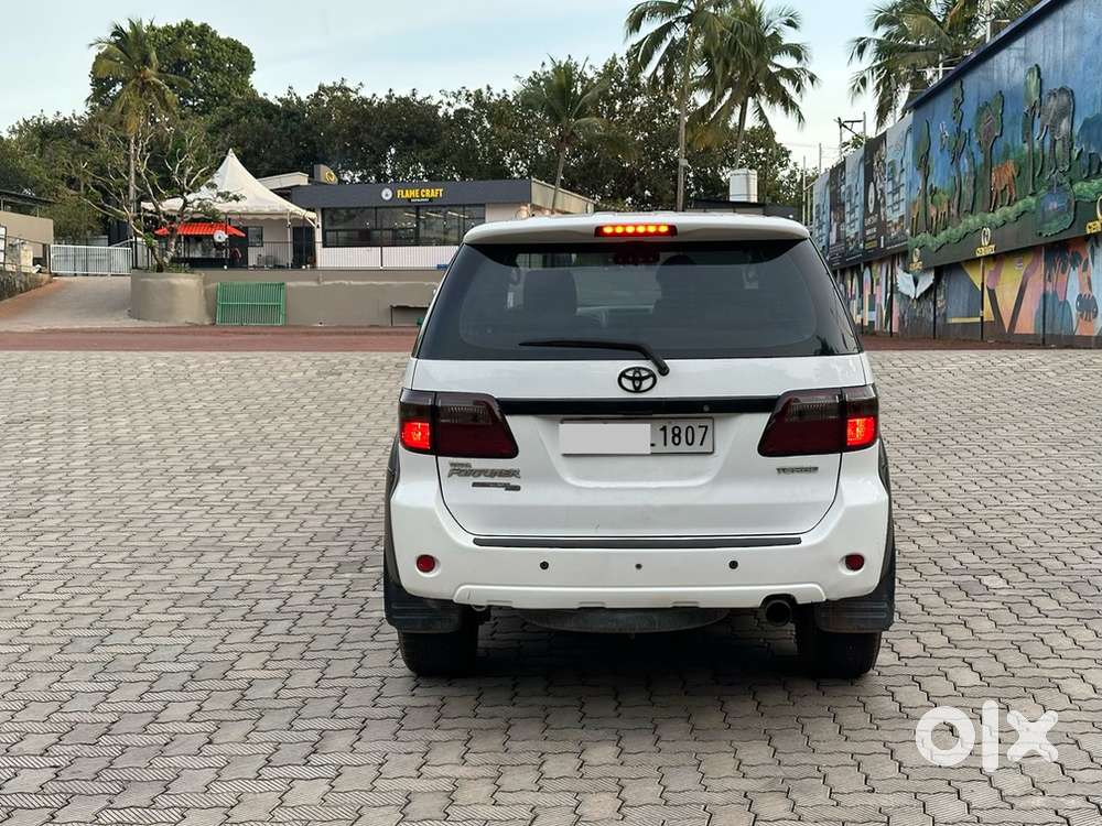 Toyota Fortuner 2011 Diesel Manual