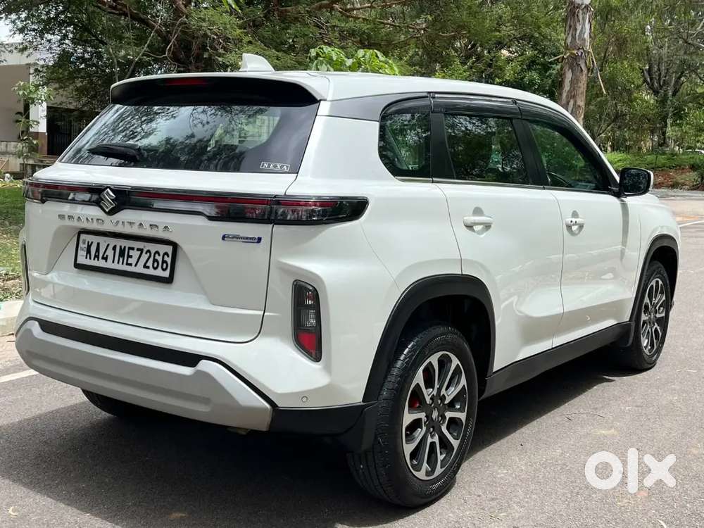 Maruti Suzuki Grand Vitara 2023 Petrol Well Maintained