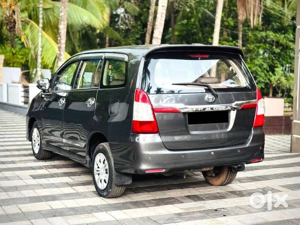 Toyota Innova 2.5 Gx 8 Str Bs-iii, 2015, Diesel