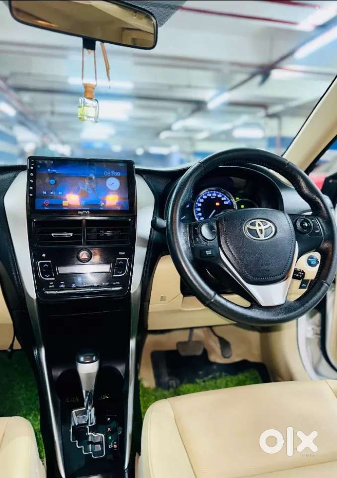 Toyota Yaris J Cvt, 2020, Petrol