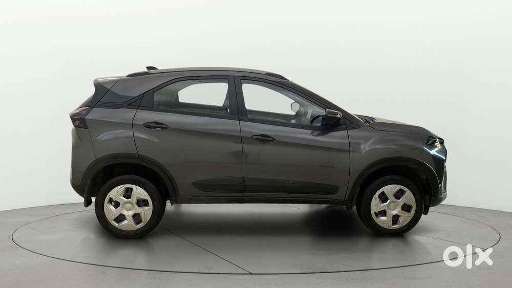 Tata Nexon Pure (s) 1.2 Petrol 6amt, 2024, Petrol