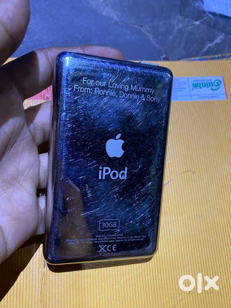 Apple iPod Classic 5.5g 30GB Walkman music player - Musical