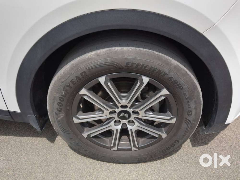 Mahindra Xuv700 2.2 Ax 7 Diesel At Str Awd, 2025, Diesel