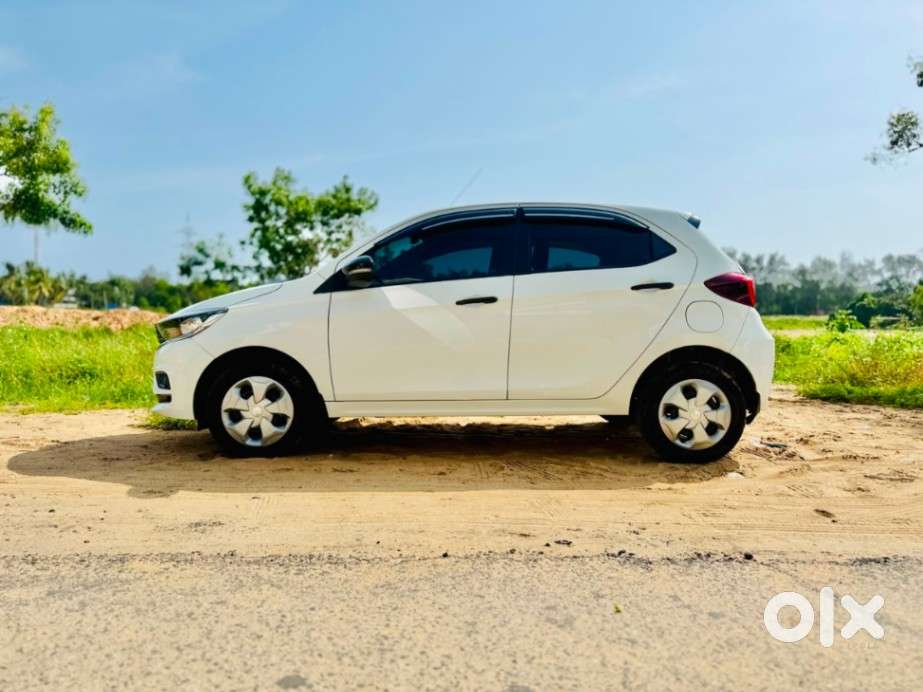 Tata Tiago 1.2 Revotron Xm, 2024, Petrol