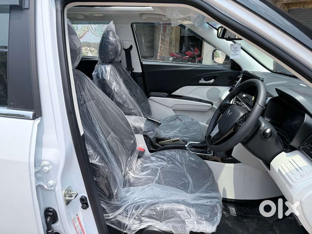 Mahindra Xuv 3xo Ax7l 1.2 Petrol At (pg), 2026, Petrol