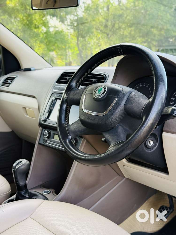 Skoda Rapid Elegance 1.6 Tdi Cr Manual, 2013, Diesel