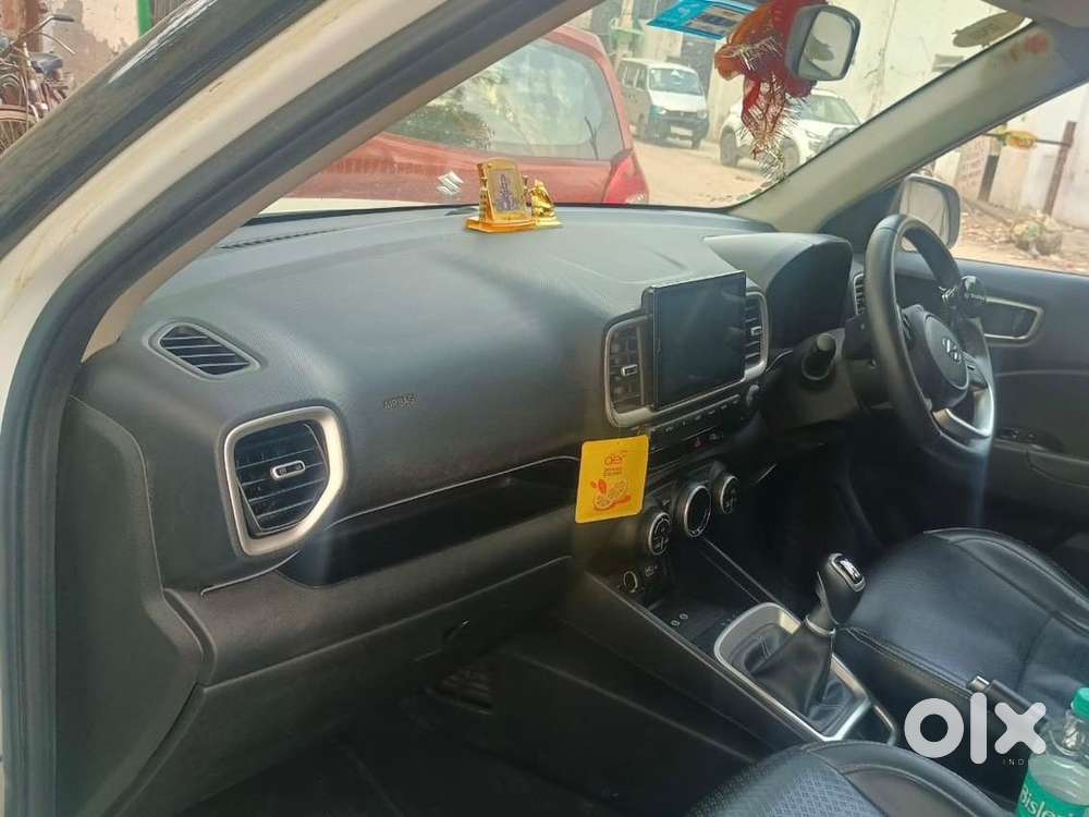 Hyundai Venue 2022 Diesel Well Maintained