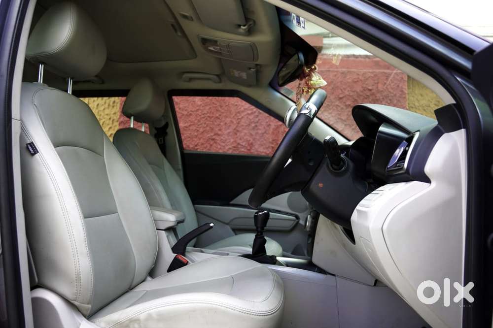 Mahindra Xuv300 W8 Option Dual Tone Diesel, 2021, Petrol