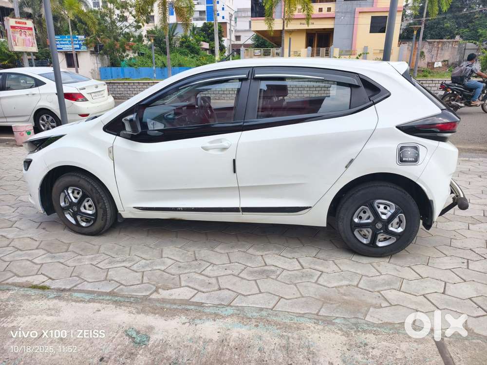 Tata Altroz 1.5 Xe Plus Diesel, 2022, Diesel