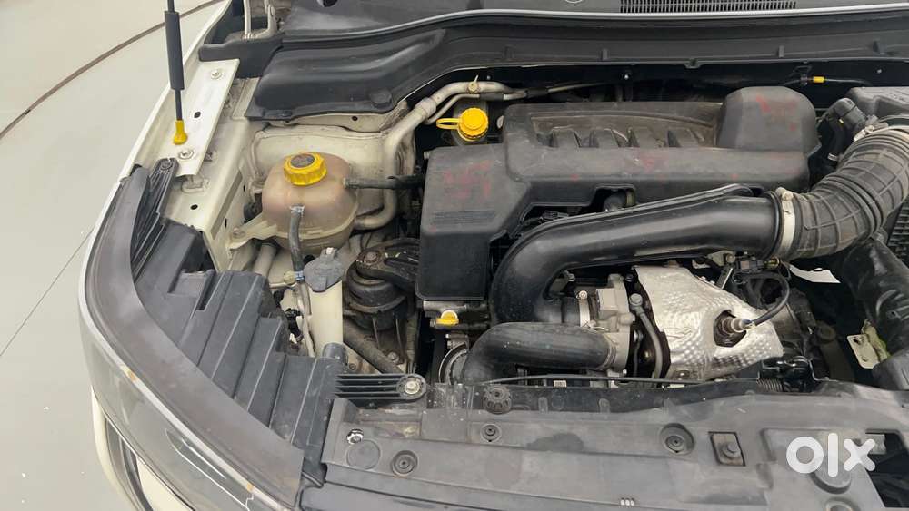 Mahindra Xuv300 W8 Option Diesel, 2022, Diesel